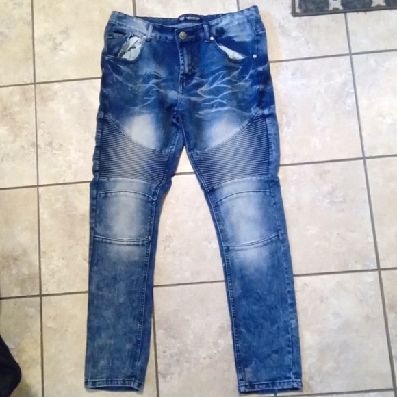 Encrypted men's blue jeans - Picture 1 of 4